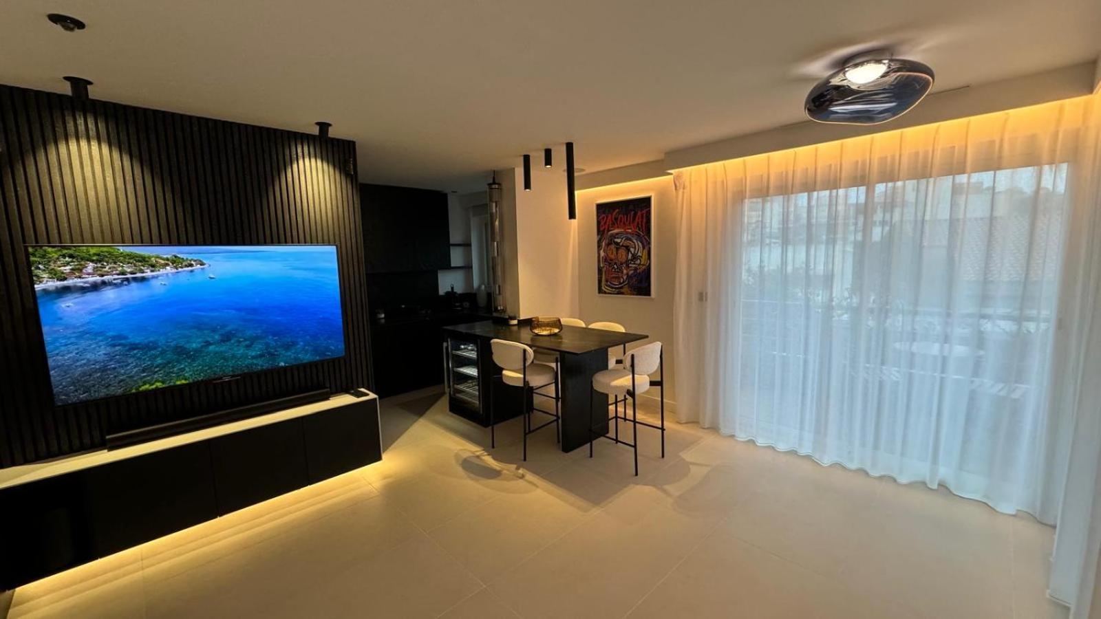Appartement Luxueux Plein Centre De Cavalaire A 2Mn De La Plage Экстерьер фото